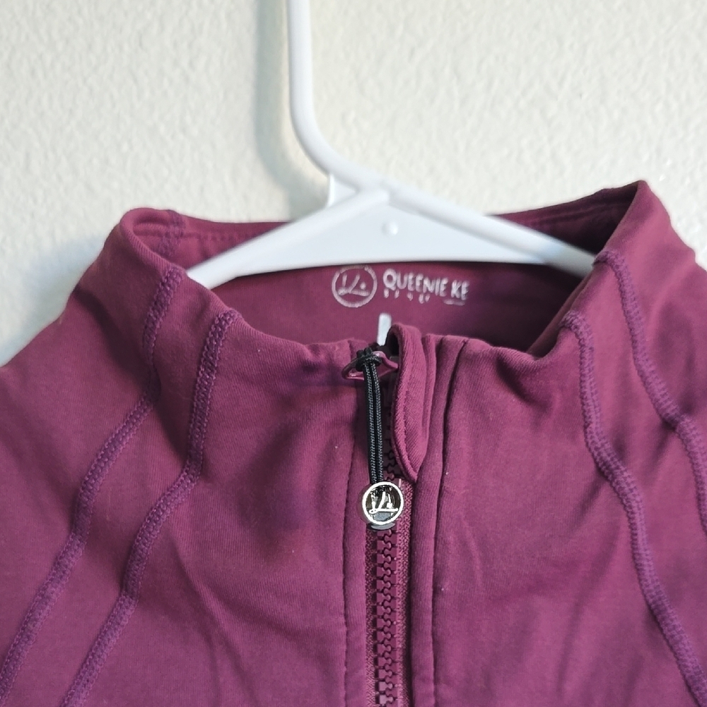 Purple Utility Jacket with High Collar and Streamlined Design - Picture 5 of 9